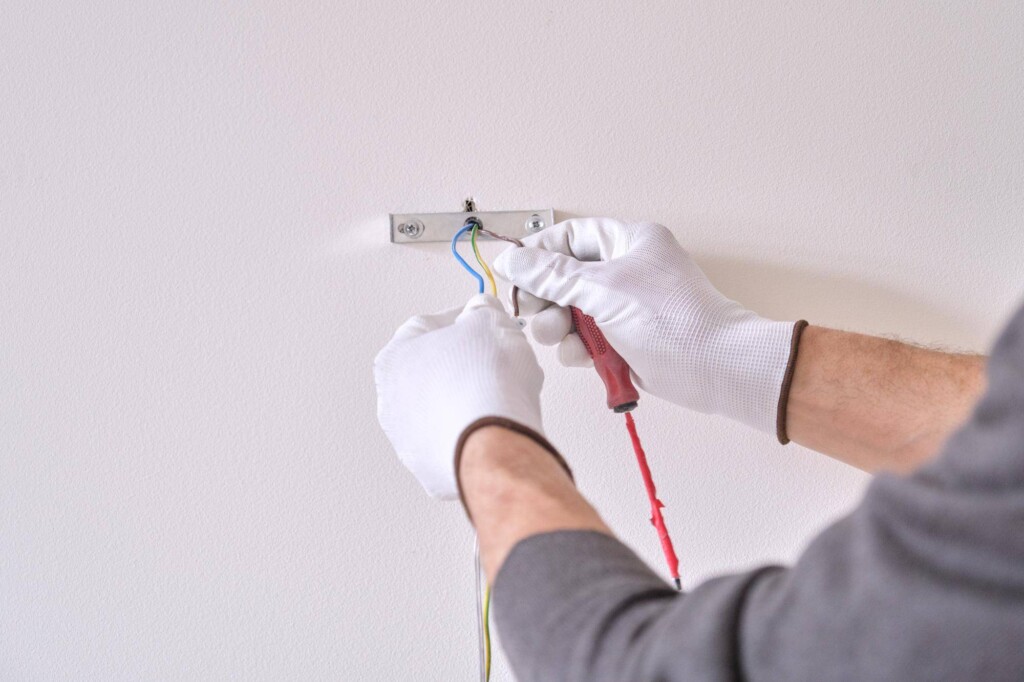 Instalacja elektryczna jak zrobić ją bezpiecznie w domu?