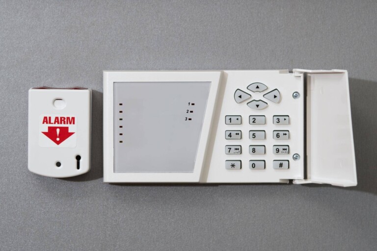Alarm Satel jak podłączyć w domowym systemie ochrony?