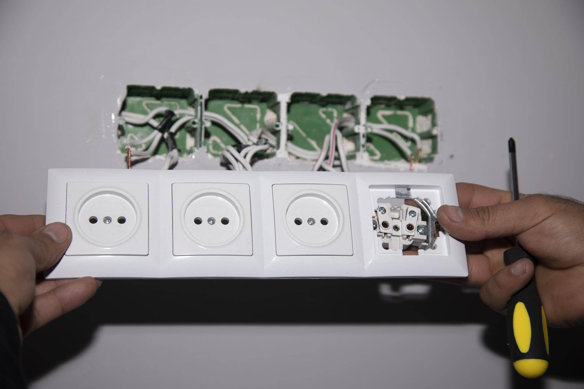 Ile kosztuje montaż gniazdka elektrycznego w domu?