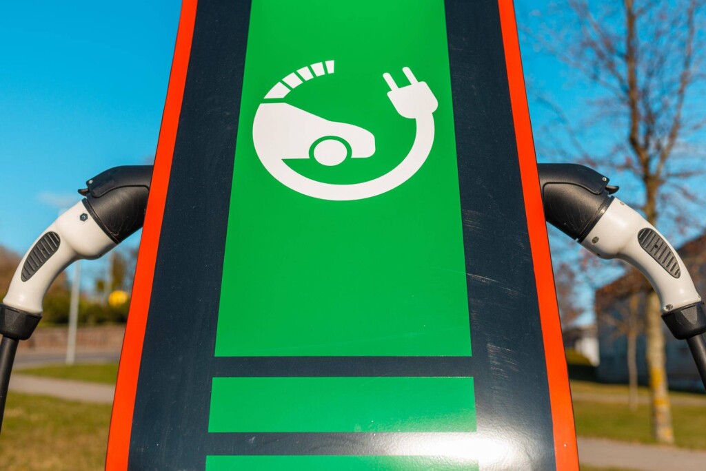 Ile kosztuje punkt elektryczny z materiałem w 2026 roku?