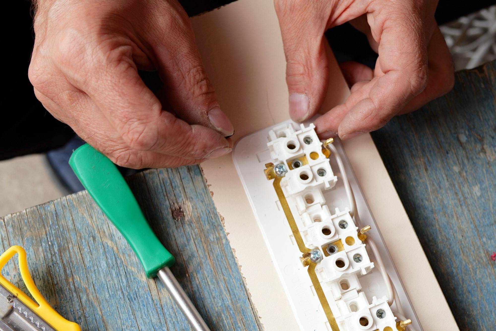 Jak zrobić instalację elektryczną w domu samodzielnie?