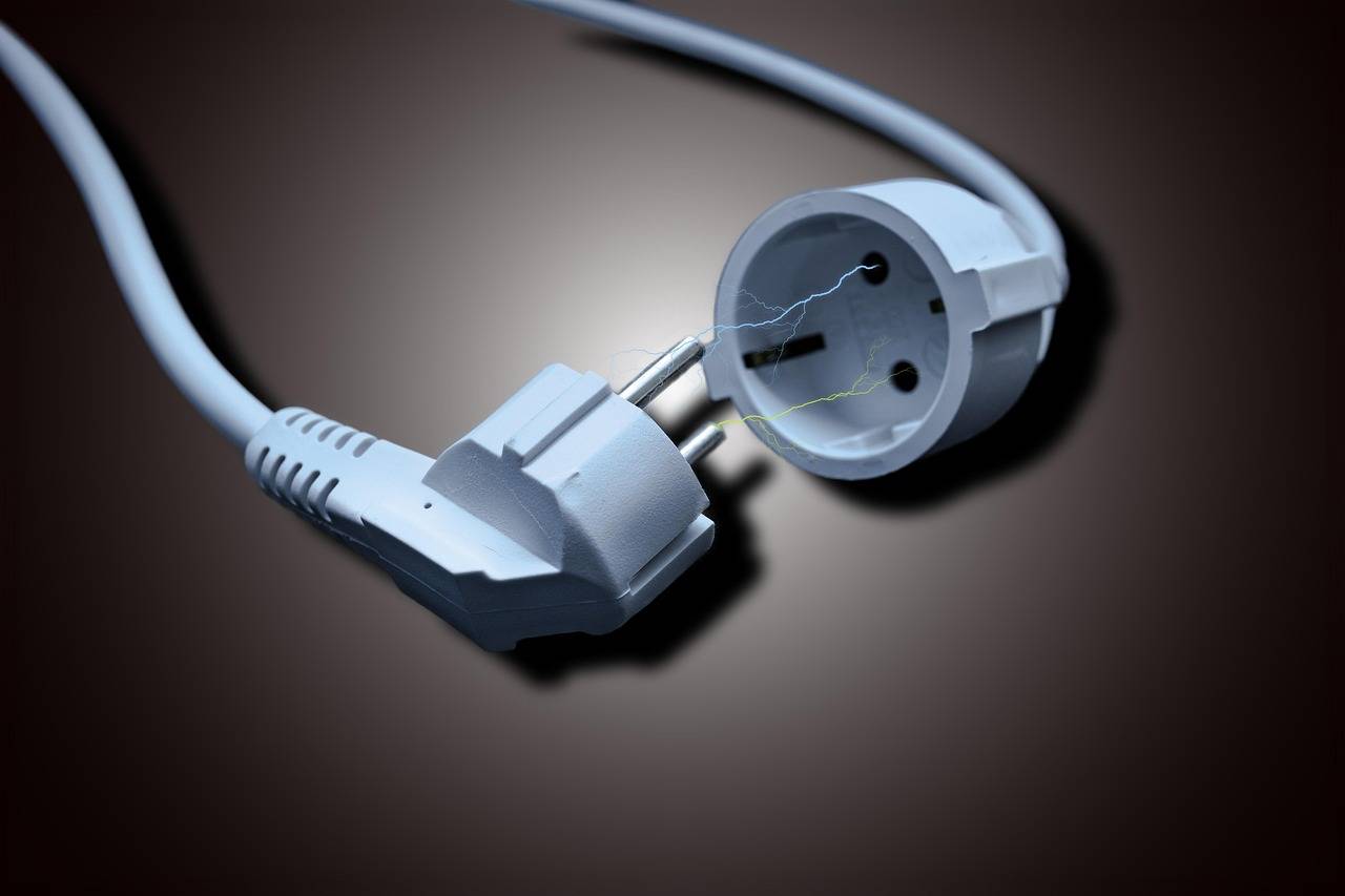 Ile kosztuje dorobienie gniazdka elektrycznego i od czego zależy cena?